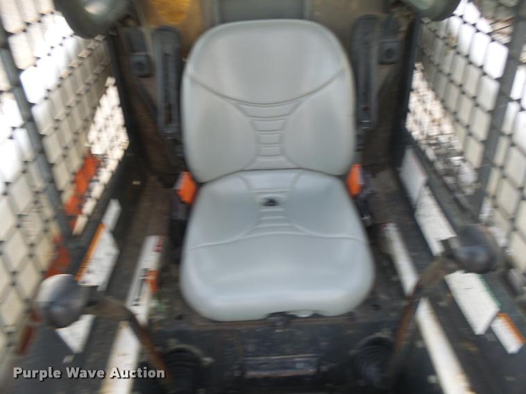image for item K5554 2007 Bobcat T250 skid steer
