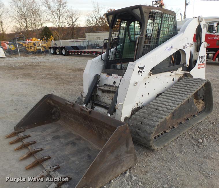 image for item K5555 2006 Bobcat T300 skid steer