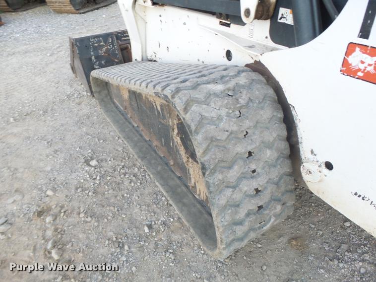 image for item K5555 2006 Bobcat T300 skid steer