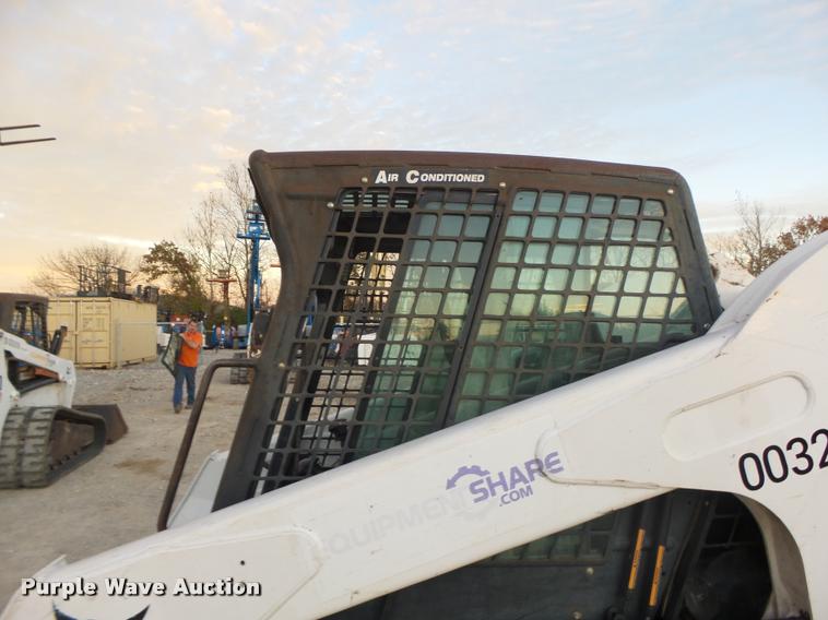 image for item K5555 2006 Bobcat T300 skid steer