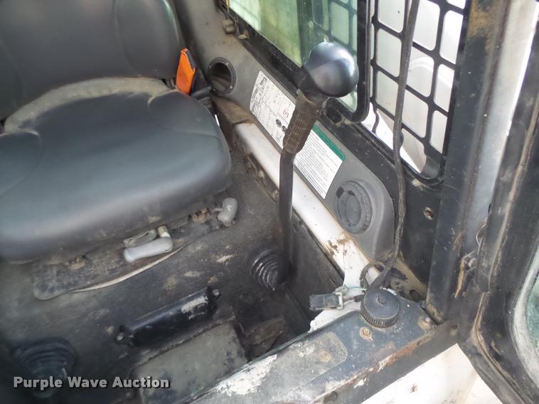 image for item K5555 2006 Bobcat T300 skid steer