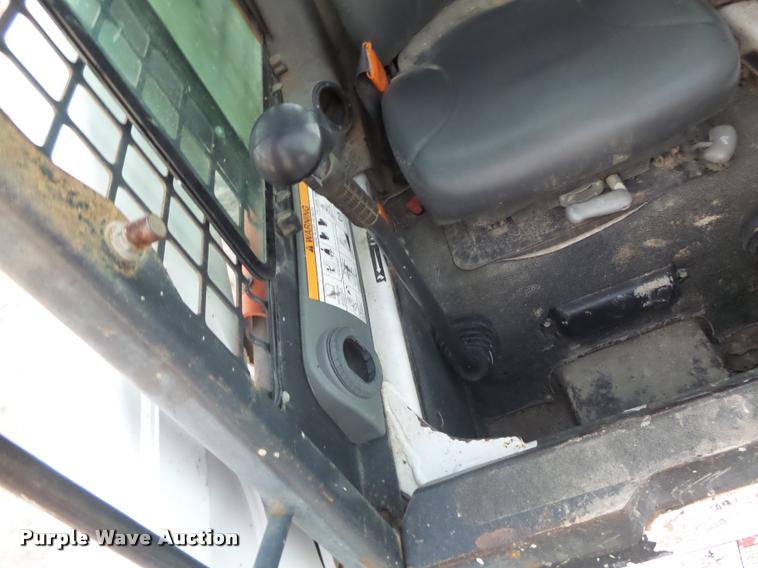 image for item K5555 2006 Bobcat T300 skid steer