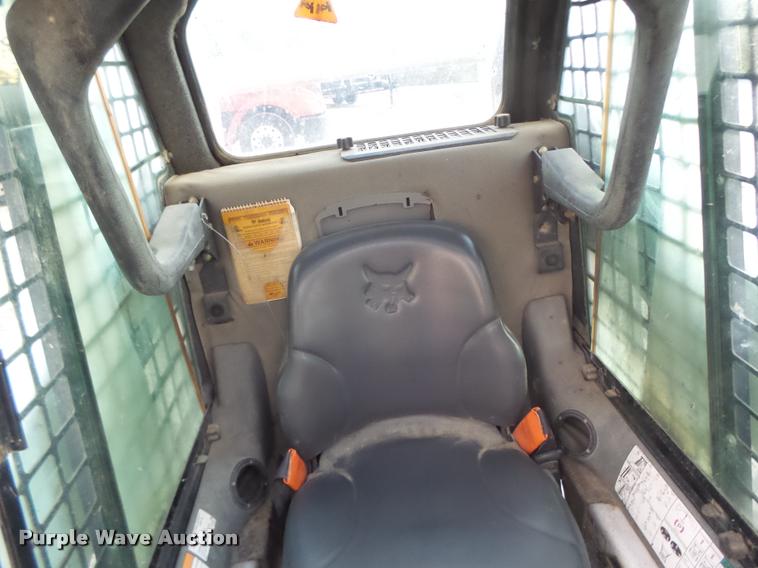 image for item K5555 2006 Bobcat T300 skid steer