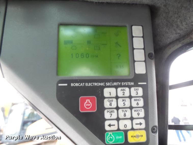 image for item K5555 2006 Bobcat T300 skid steer