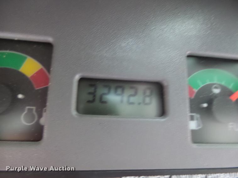 image for item K5555 2006 Bobcat T300 skid steer