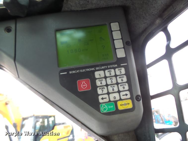 image for item K5555 2006 Bobcat T300 skid steer