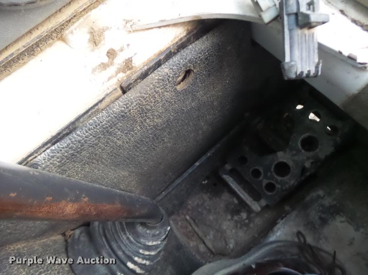 image for item K5555 2006 Bobcat T300 skid steer