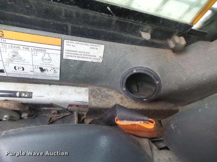 image for item K5555 2006 Bobcat T300 skid steer