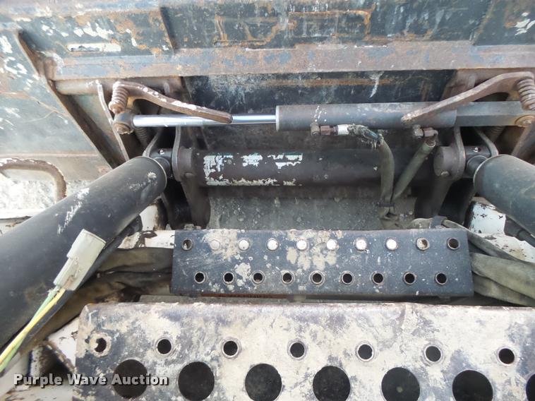 image for item K5555 2006 Bobcat T300 skid steer