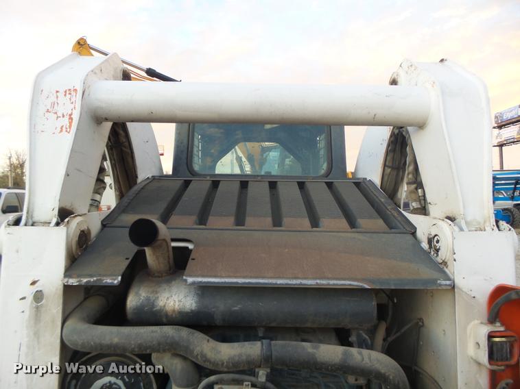 image for item K5555 2006 Bobcat T300 skid steer