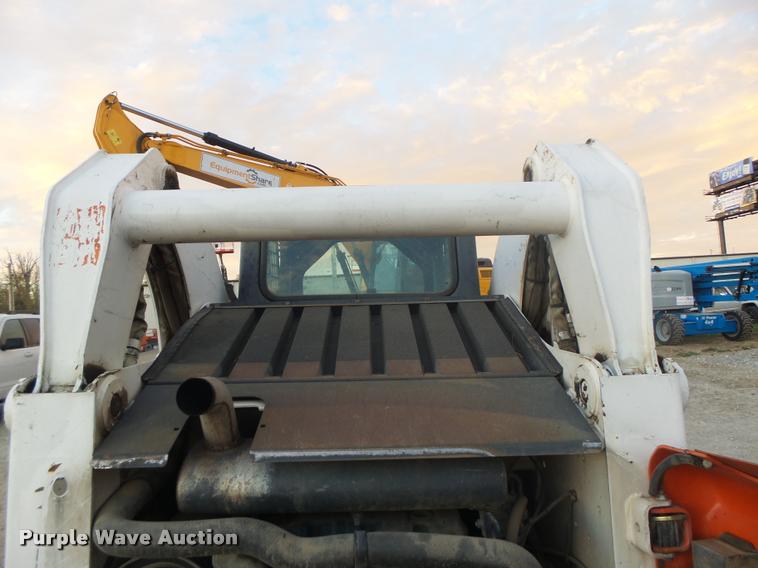 image for item K5555 2006 Bobcat T300 skid steer