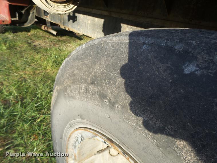 image for item K5556 1987 GMC C7D042 dump flatbed truck