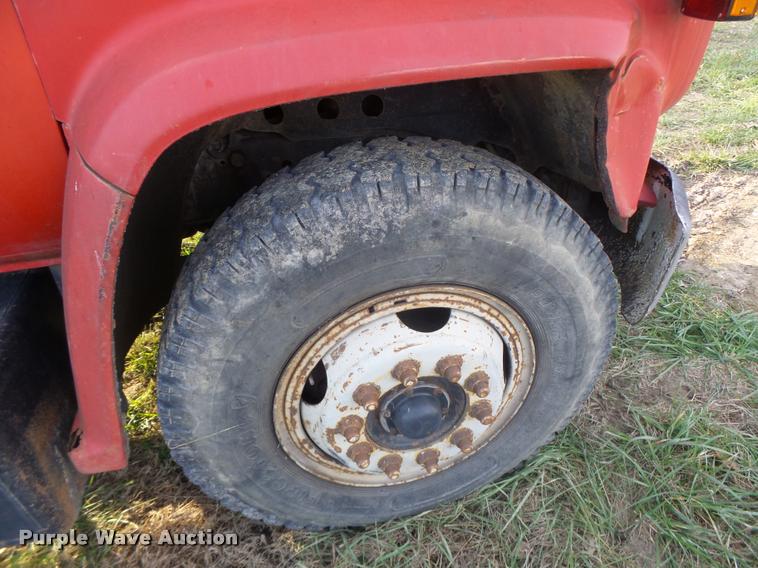 image for item K5556 1987 GMC C7D042 dump flatbed truck