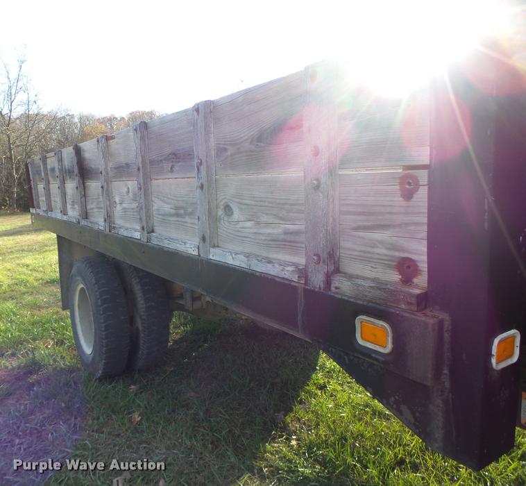 image for item K5556 1987 GMC C7D042 dump flatbed truck