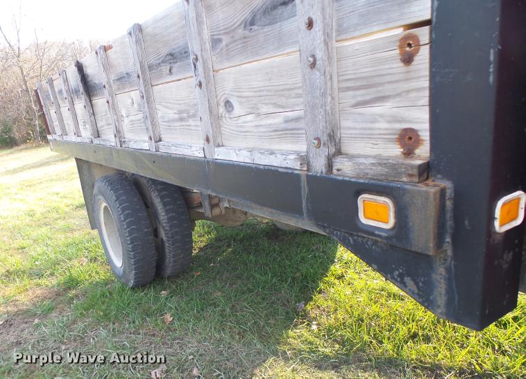 image for item K5556 1987 GMC C7D042 dump flatbed truck