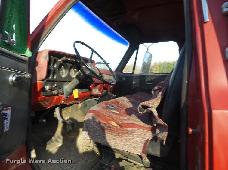 image for item K5556 1987 GMC C7D042 dump flatbed truck