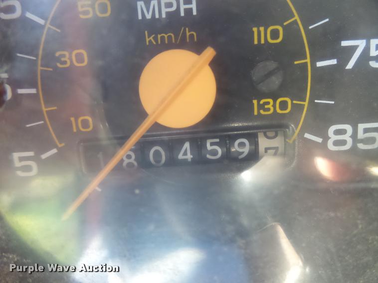 image for item K5556 1987 GMC C7D042 dump flatbed truck