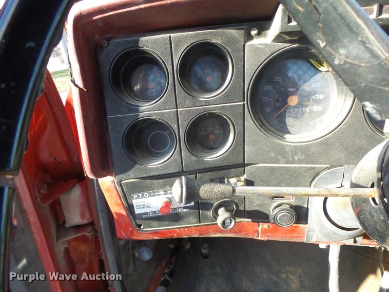 image for item K5556 1987 GMC C7D042 dump flatbed truck