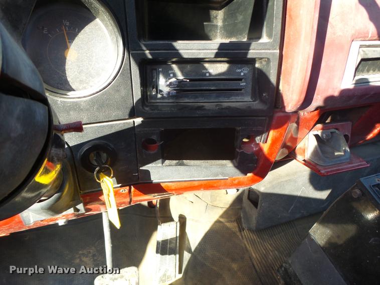 image for item K5556 1987 GMC C7D042 dump flatbed truck