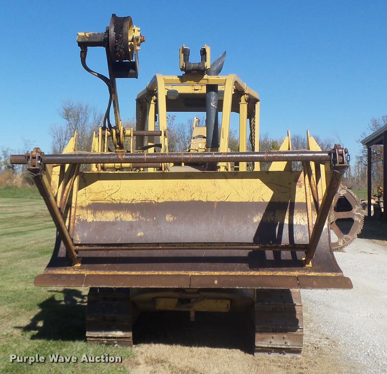 image for item K5562 Caterpillar D4H Series II dozer with vibratory cable plow