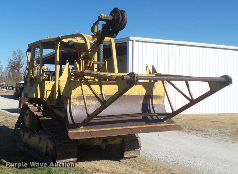 image for item K5562 Caterpillar D4H Series II dozer with vibratory cable plow