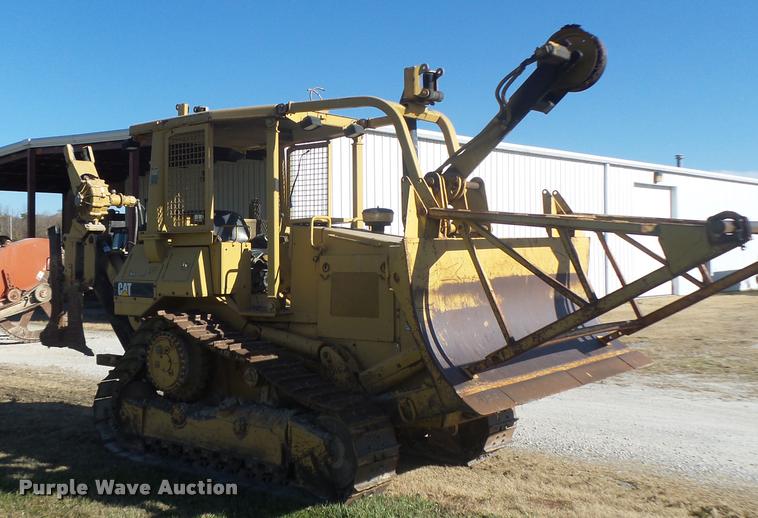 image for item K5562 Caterpillar D4H Series II dozer with vibratory cable plow