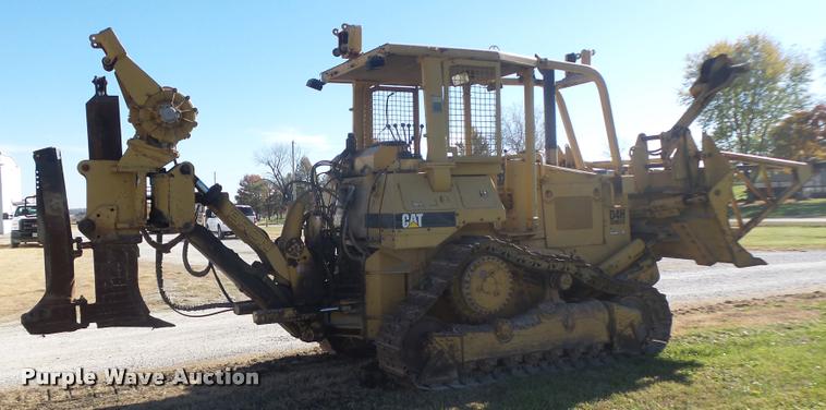 image for item K5562 Caterpillar D4H Series II dozer with vibratory cable plow
