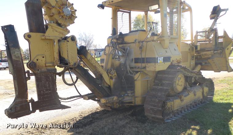 image for item K5562 Caterpillar D4H Series II dozer with vibratory cable plow