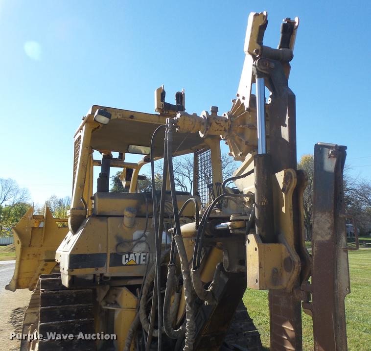 image for item K5562 Caterpillar D4H Series II dozer with vibratory cable plow
