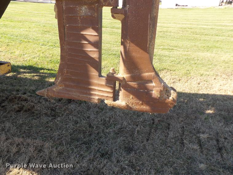 image for item K5562 Caterpillar D4H Series II dozer with vibratory cable plow