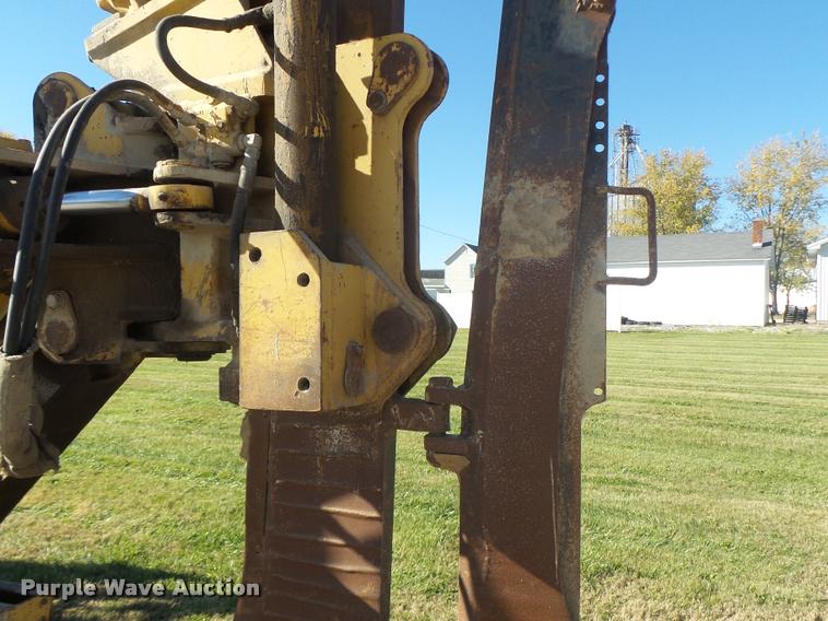 image for item K5562 Caterpillar D4H Series II dozer with vibratory cable plow