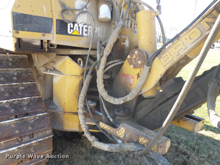 image for item K5562 Caterpillar D4H Series II dozer with vibratory cable plow