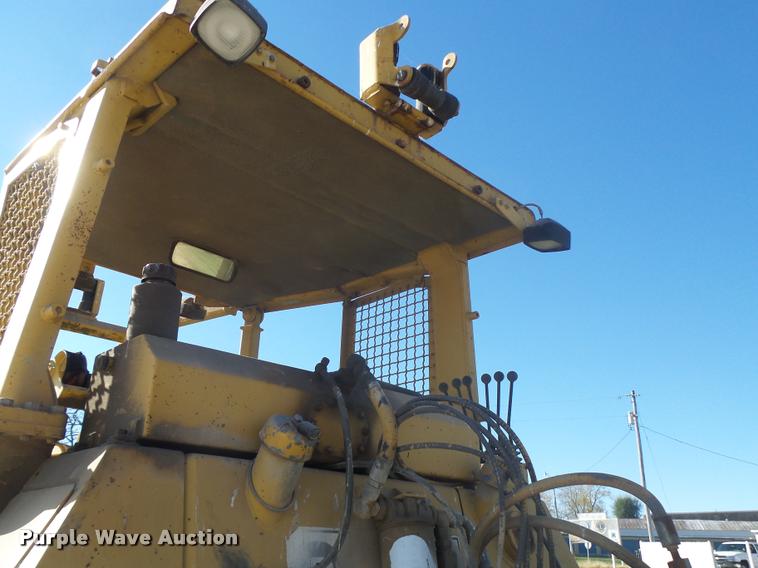 image for item K5562 Caterpillar D4H Series II dozer with vibratory cable plow