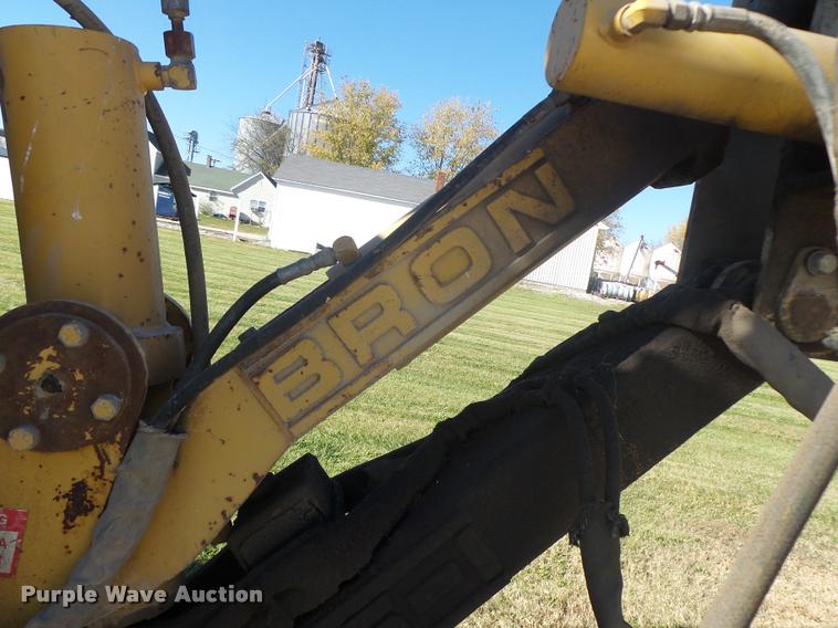 image for item K5562 Caterpillar D4H Series II dozer with vibratory cable plow