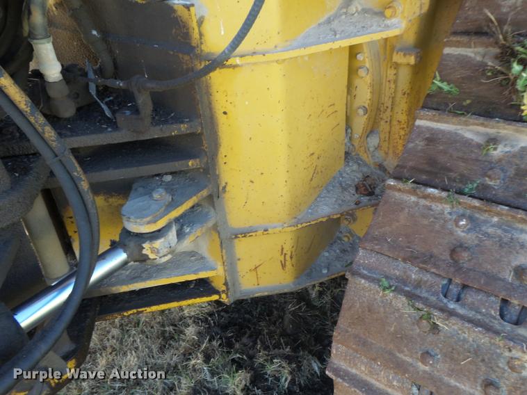 image for item K5562 Caterpillar D4H Series II dozer with vibratory cable plow