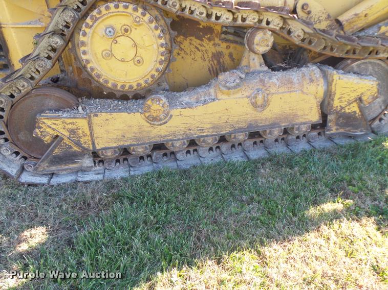 image for item K5562 Caterpillar D4H Series II dozer with vibratory cable plow