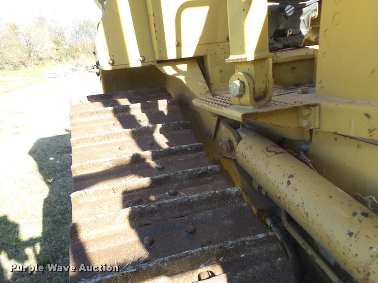 image for item K5562 Caterpillar D4H Series II dozer with vibratory cable plow