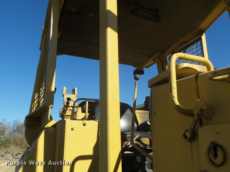 image for item K5562 Caterpillar D4H Series II dozer with vibratory cable plow