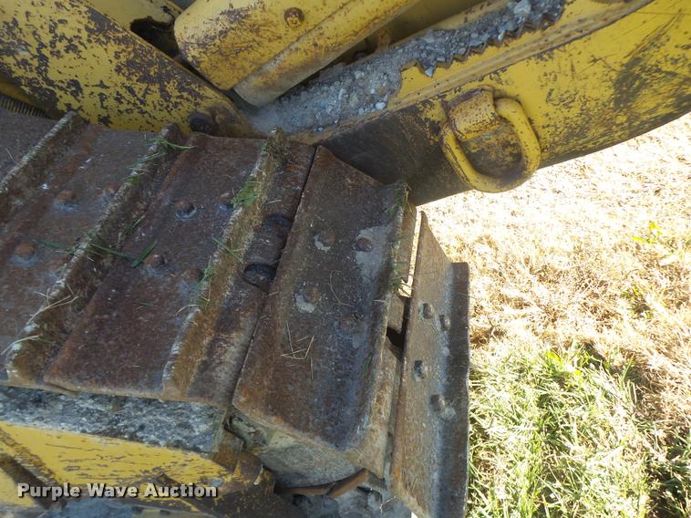 image for item K5562 Caterpillar D4H Series II dozer with vibratory cable plow