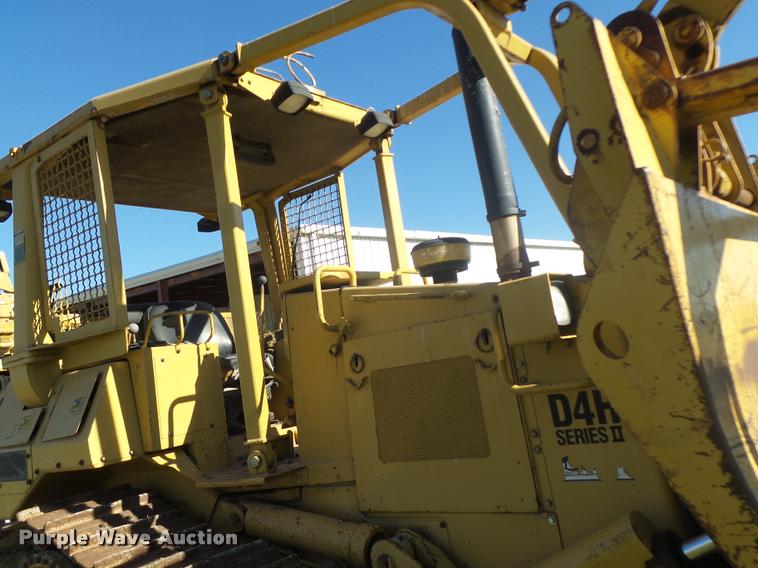 image for item K5562 Caterpillar D4H Series II dozer with vibratory cable plow