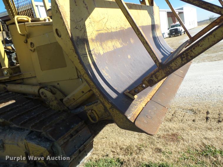 image for item K5562 Caterpillar D4H Series II dozer with vibratory cable plow