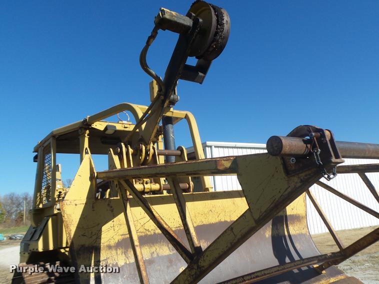 image for item K5562 Caterpillar D4H Series II dozer with vibratory cable plow