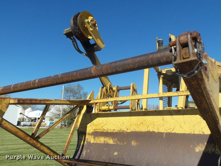 image for item K5562 Caterpillar D4H Series II dozer with vibratory cable plow