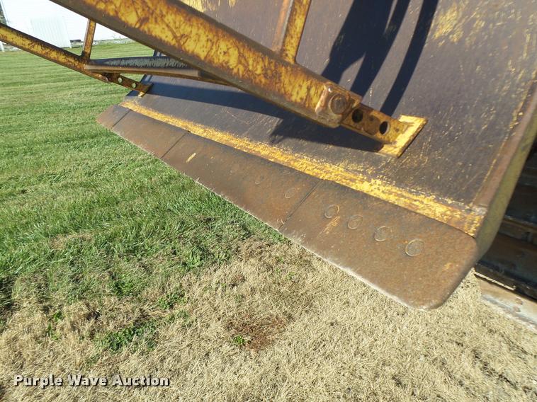 image for item K5562 Caterpillar D4H Series II dozer with vibratory cable plow