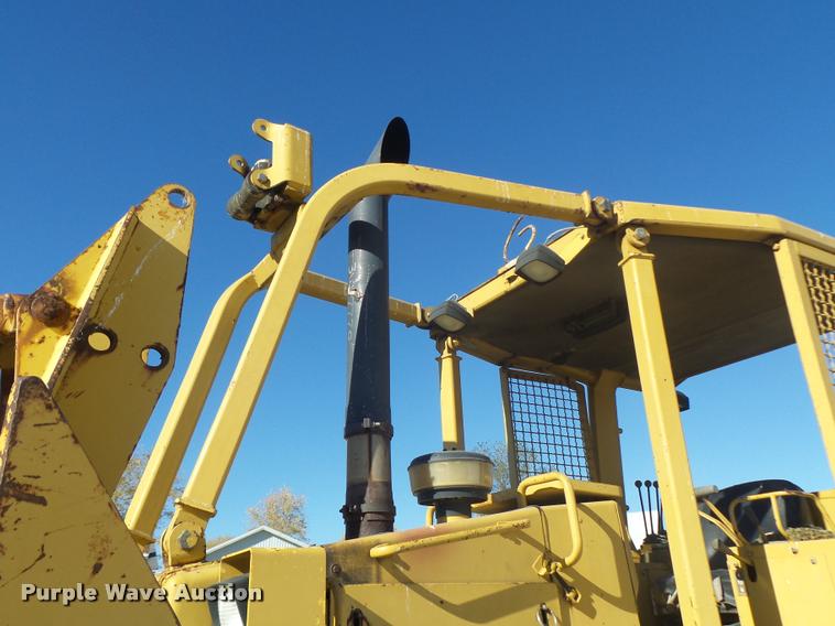 image for item K5562 Caterpillar D4H Series II dozer with vibratory cable plow