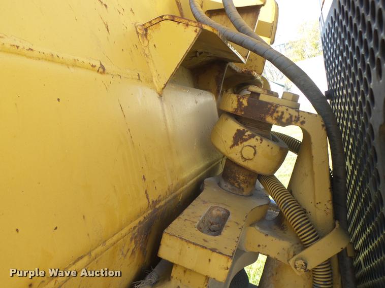 image for item K5562 Caterpillar D4H Series II dozer with vibratory cable plow