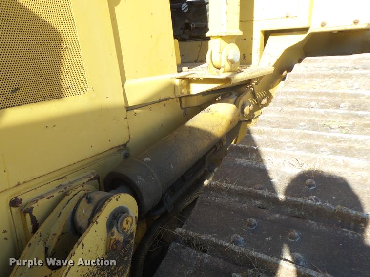 image for item K5562 Caterpillar D4H Series II dozer with vibratory cable plow