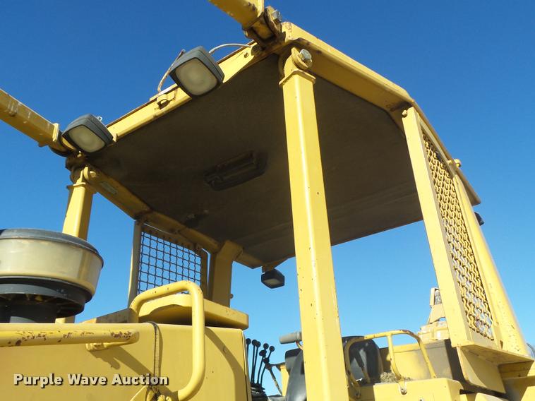 image for item K5562 Caterpillar D4H Series II dozer with vibratory cable plow