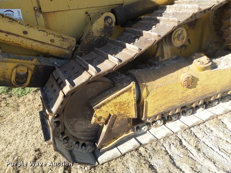 image for item K5562 Caterpillar D4H Series II dozer with vibratory cable plow