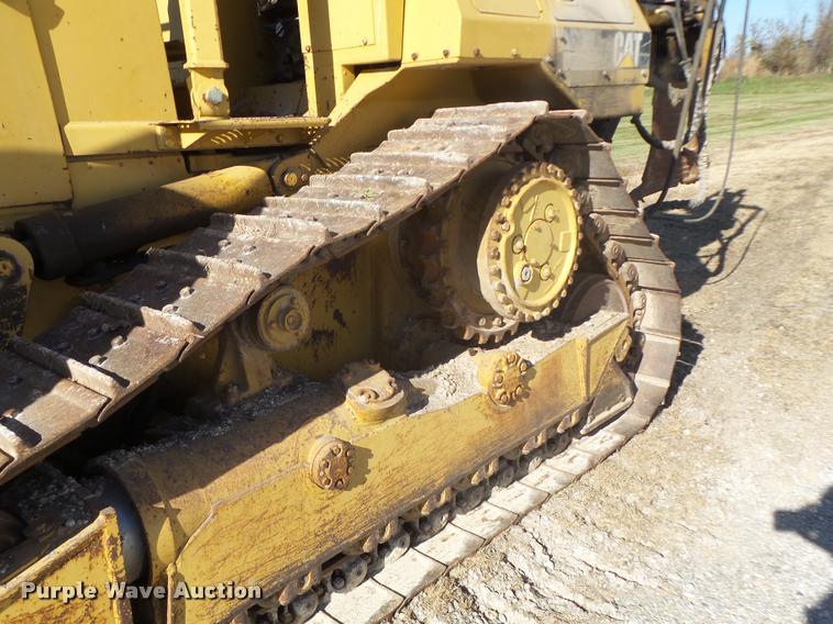 image for item K5562 Caterpillar D4H Series II dozer with vibratory cable plow